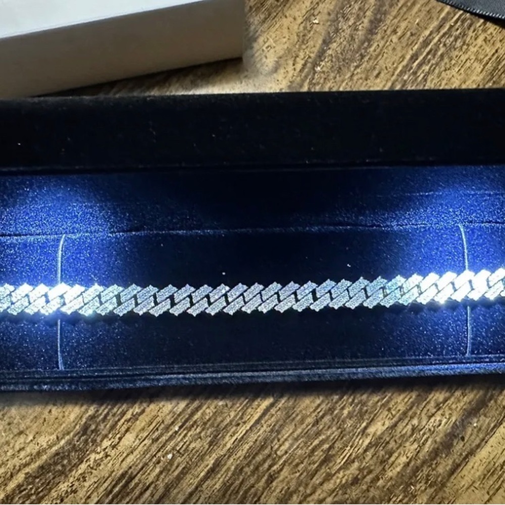 8in 10k yellow gold Vs/Si diamond bracelet 8.14 carat